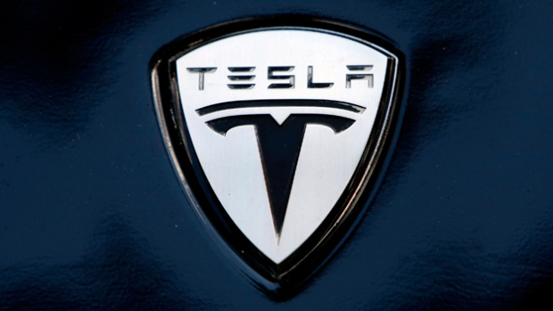 Plug-In Electric Cars_43298
