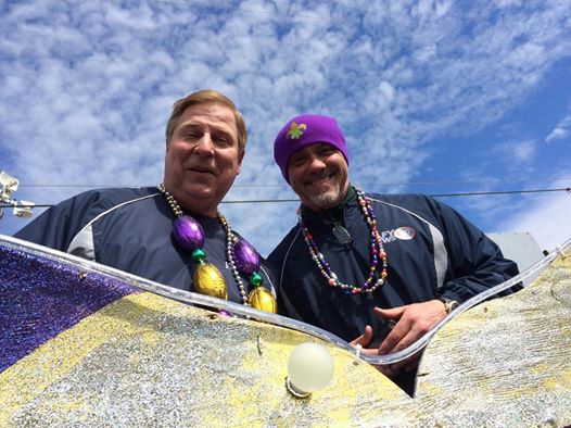 Gary Arnold and KLFY Bob Moore prepare for the Independent Parade!_52230
