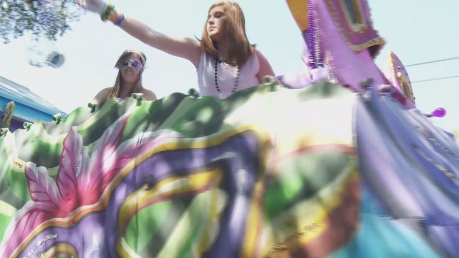 MARDI GRAS WOMEN_51981