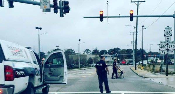 Police help elderly_137292