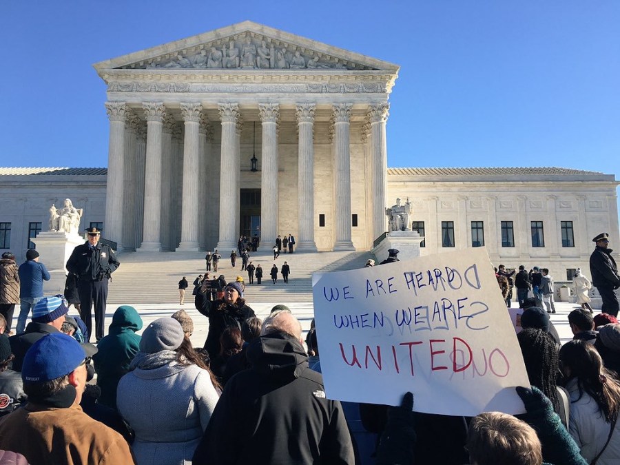 SCOTUS teachers union supporters_168200