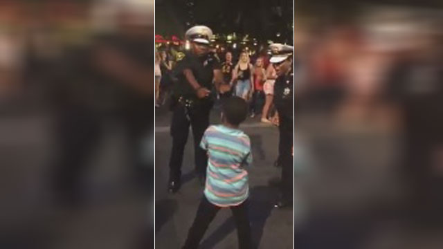 Cincinnati police dance off_199395