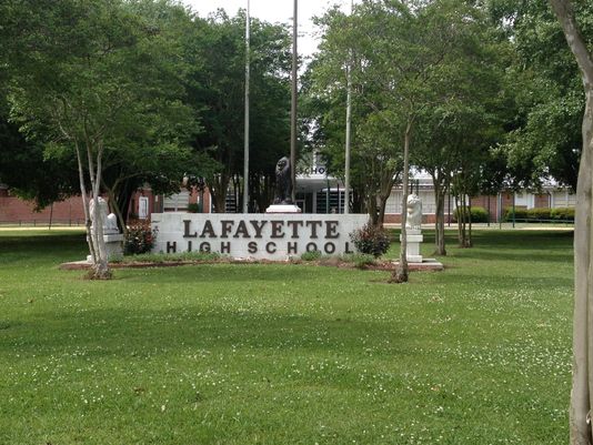 635839099175322801-LafayetteHigh_141343