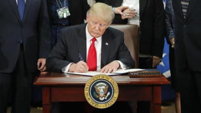 trump-exec-order_264439