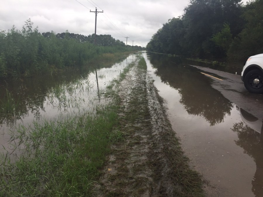 Levee breach in Gueydan_356522