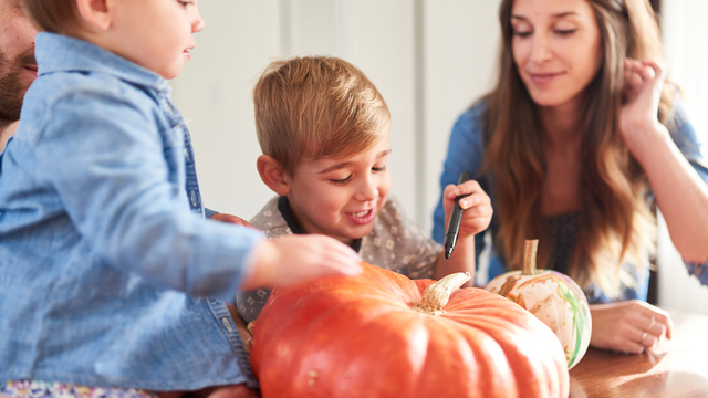 pumpkin2520carving_1507661808080_307020_ver1-0_27615296_ver1-0_640_360_381031