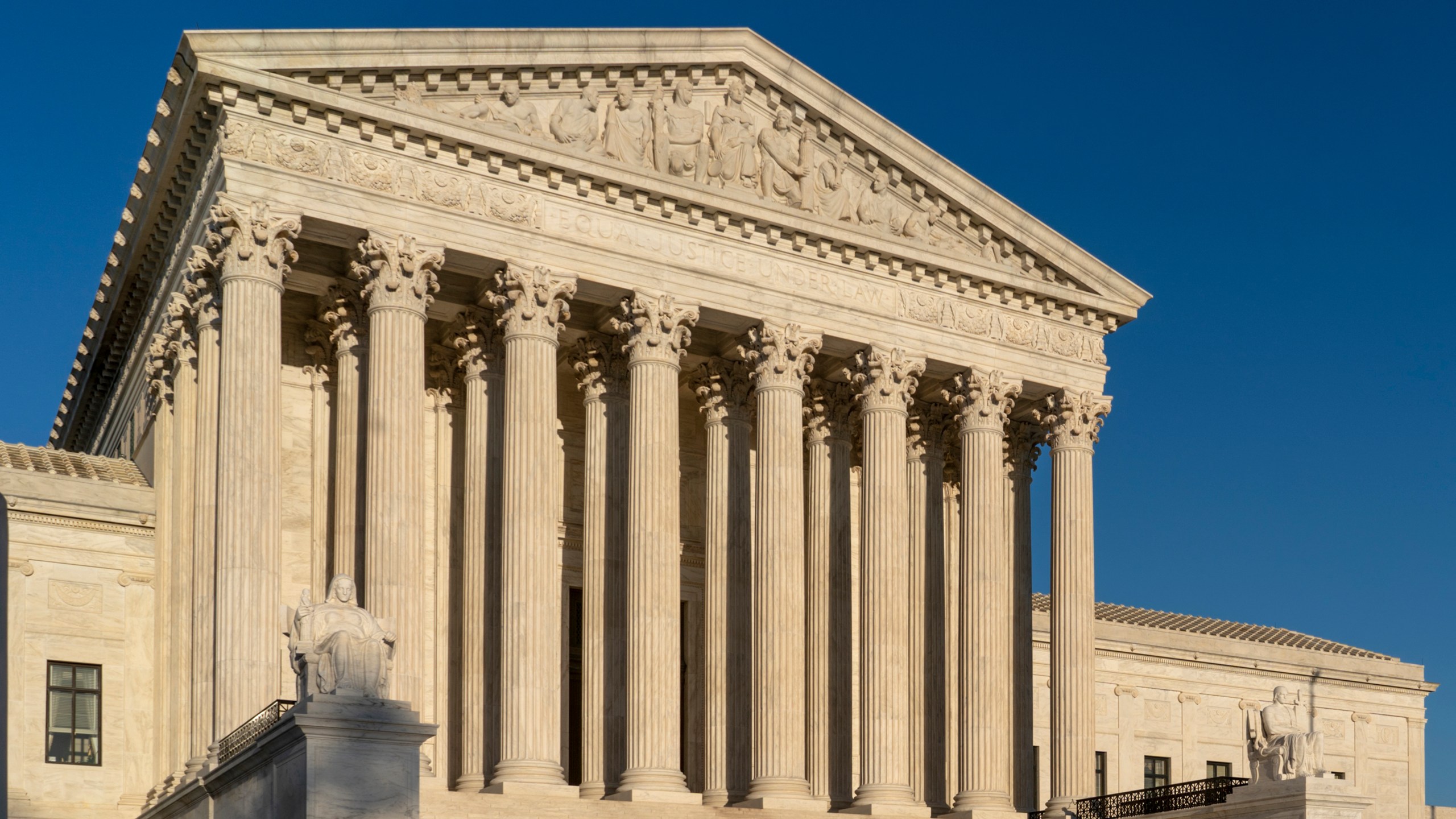 Supreme_Court_Travel_Ban_40039-159532.jpg22967789