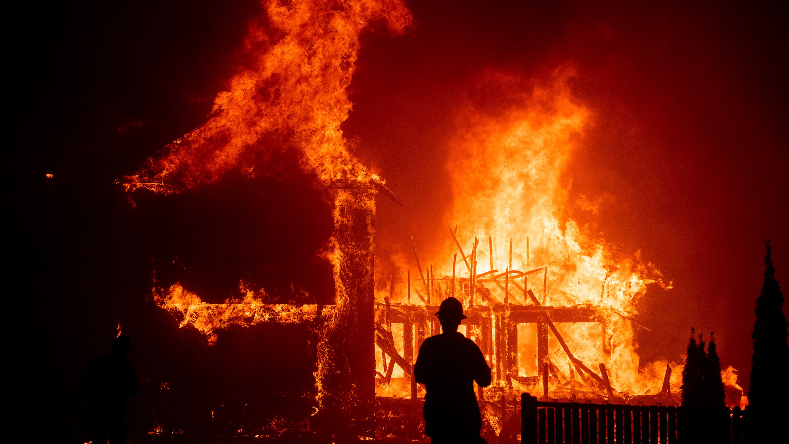 APTOPIX_California_Wildfires_69225-159532.jpg48623848