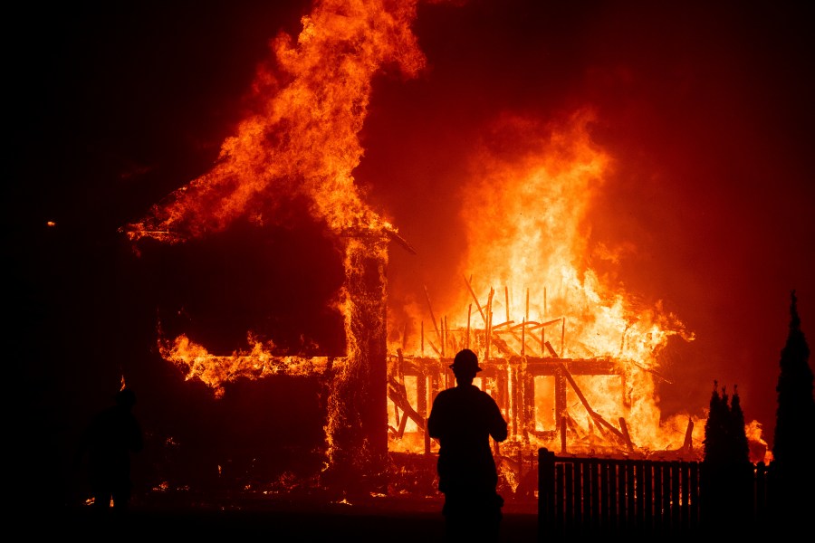 APTOPIX_California_Wildfires_69225-159532.jpg48623848