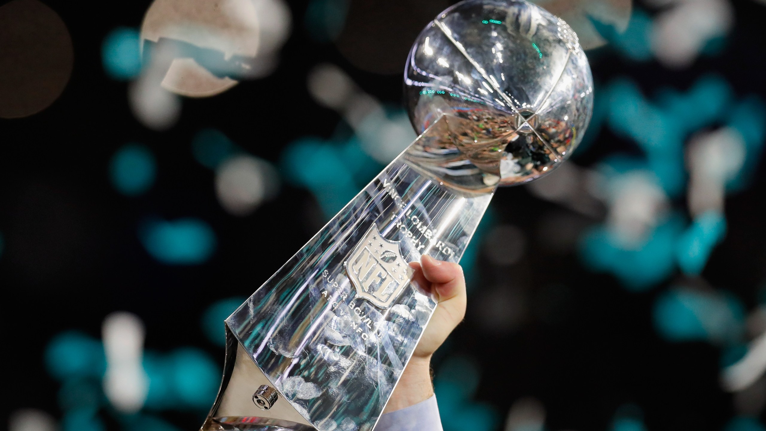 775087610SR00529_Super_Bowl_1541446108470