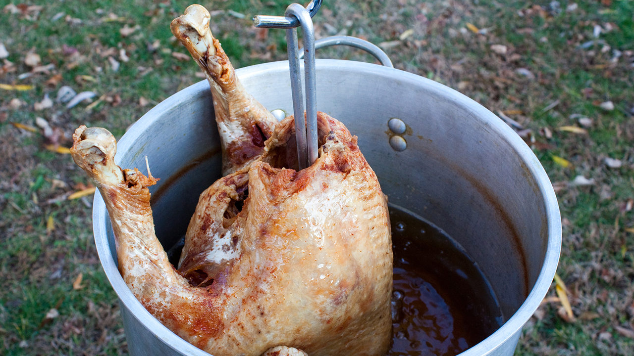 deep fried turkey_1510604957839_316135_ver1.0_1280_720_1541438220971.jpg.jpg