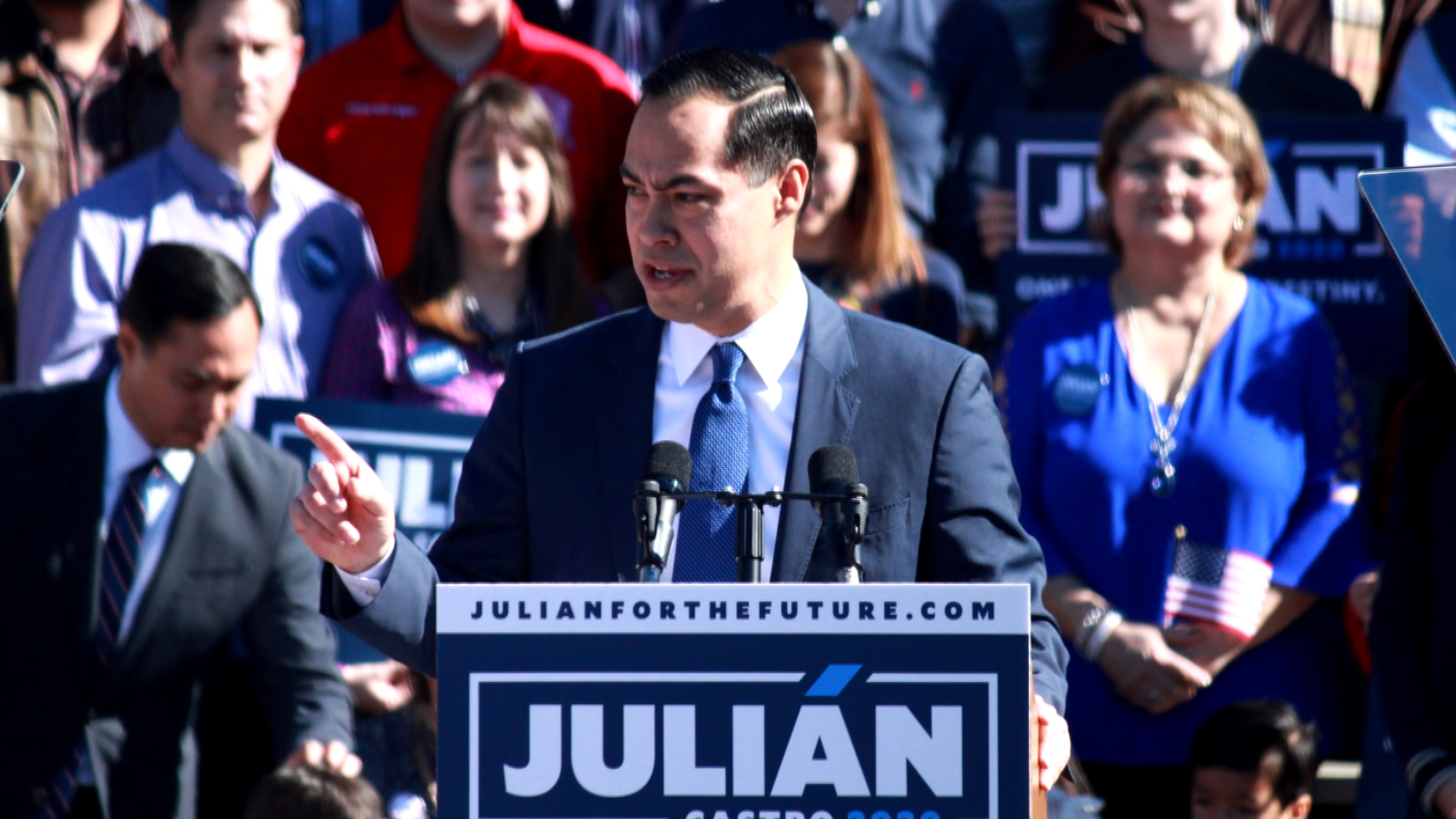 JULIAN CASTRO 2020_1547324216320.jpg.jpg