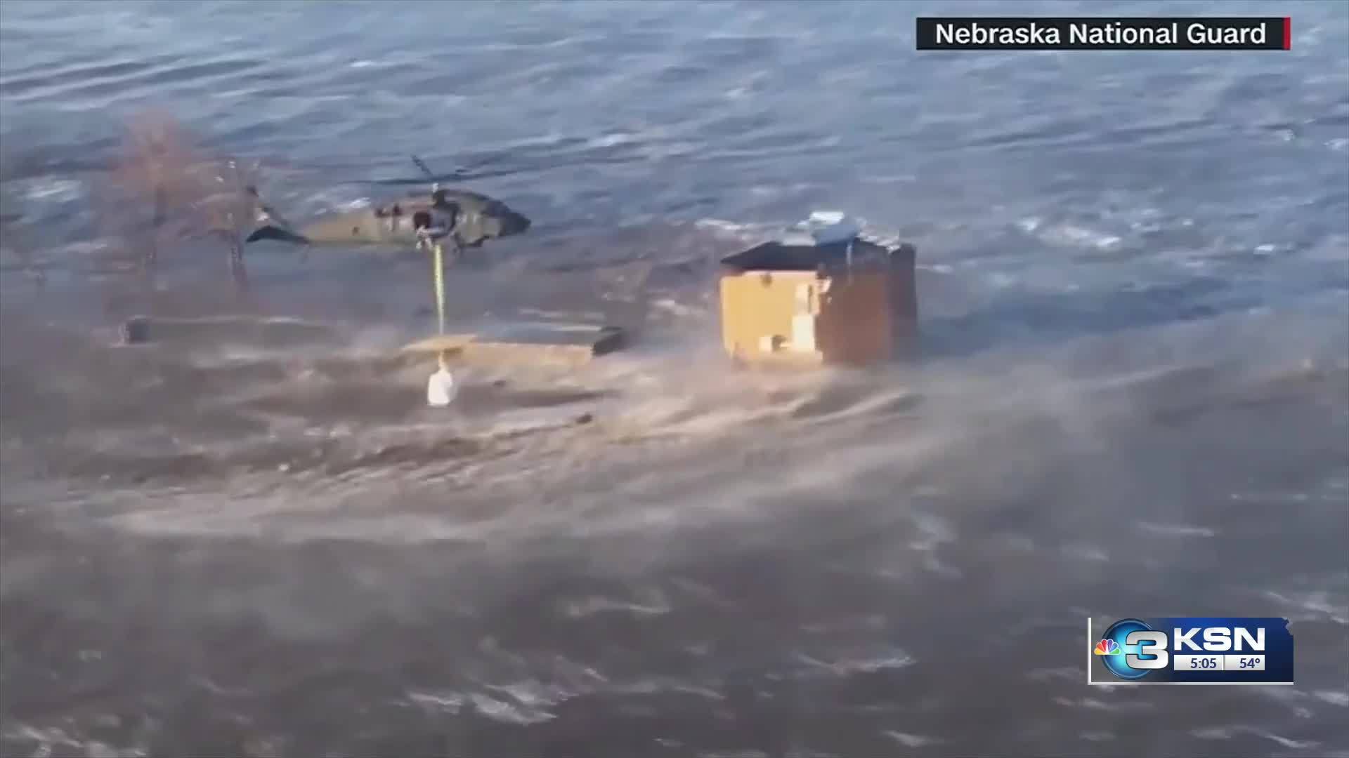 Kansans_are_helping_Nebraska_flood_victi_7_20190319221844-846624078