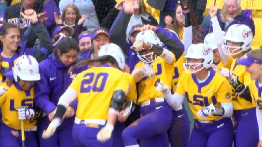 LSU Soft vs USC.00_00_52_05.Still001_1554083880262.jpg.jpg