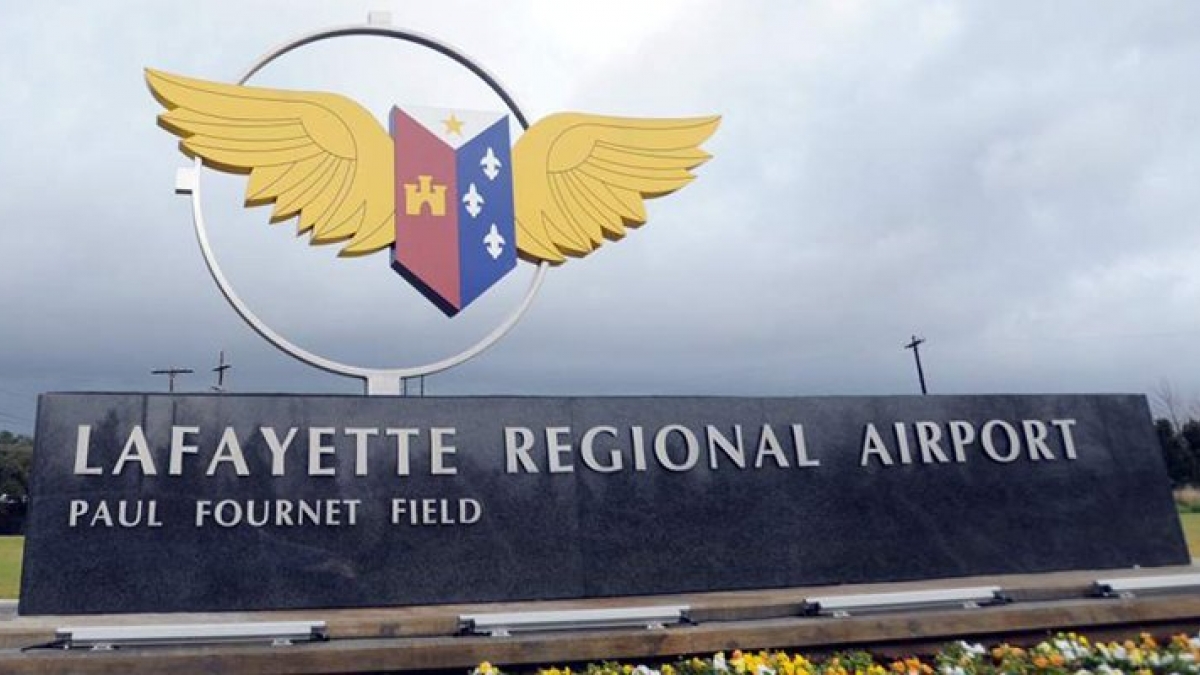 lafayette regional airport_1557427008844.jpg.jpg