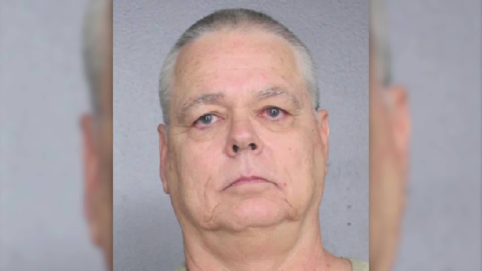 Florida_deputy_charged_for_inaction_duri_5_20190605105721-3156058