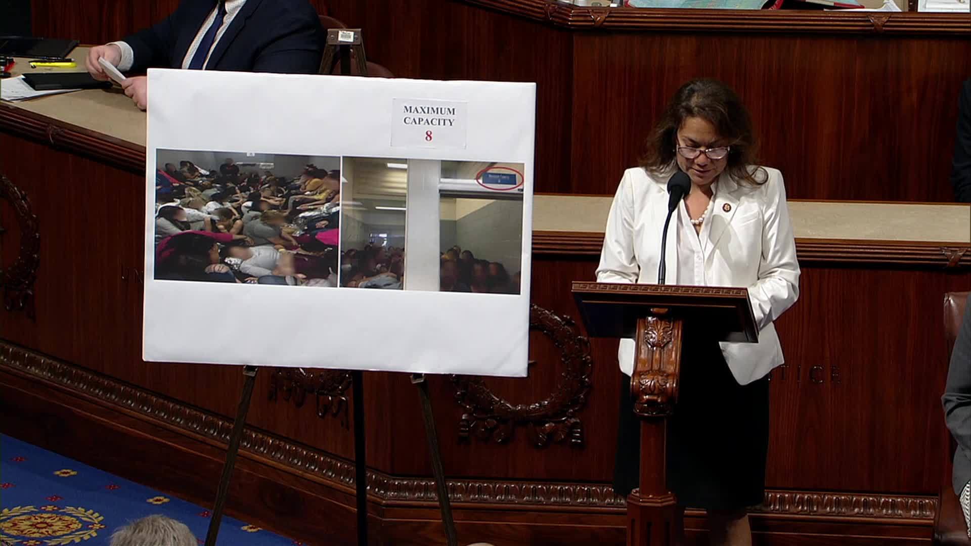 Republicans, Democrats split on how to handle migrant housing
